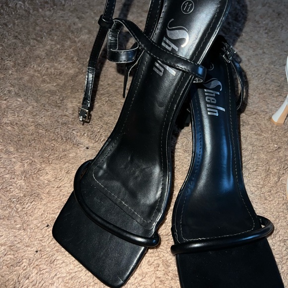 I dont wear heels & instead of throwing them out why not sell them - Picture 3 of 4